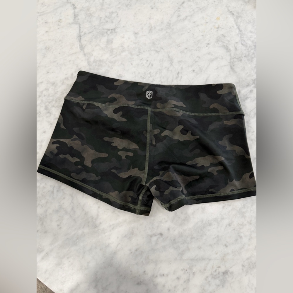 Born Primitive Camo Athletic Shorts in Black and Olive - Picture 2 of 4